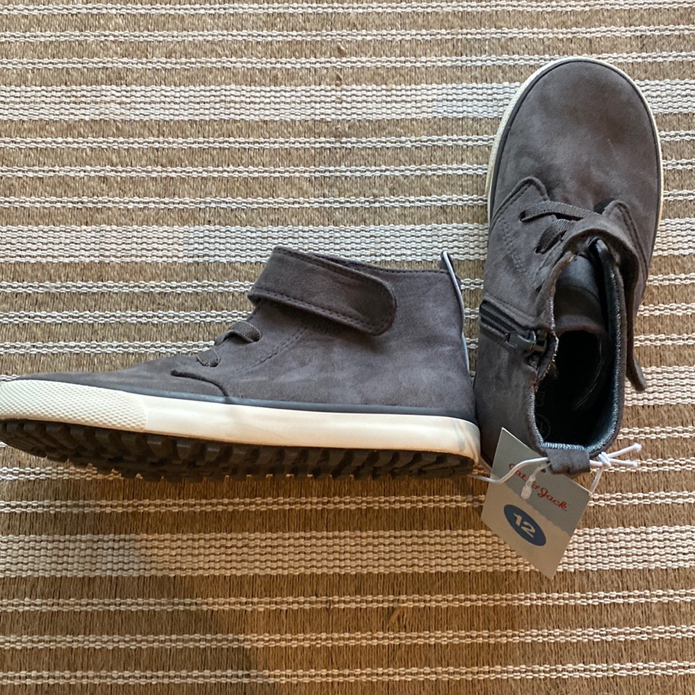 Nwt Cat and Jack little boys shoes size 12